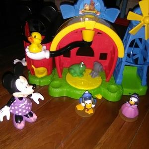 Mickey Mouse clubhouse barn